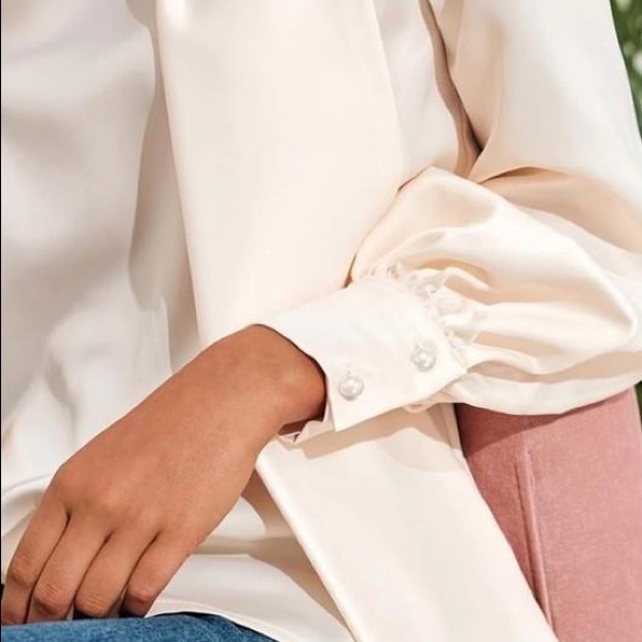 đź’•Penelopeđź’• Vintage Scarf Blouse - Picture 2 of 2